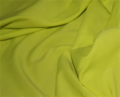 Material de poliéster y spandex.